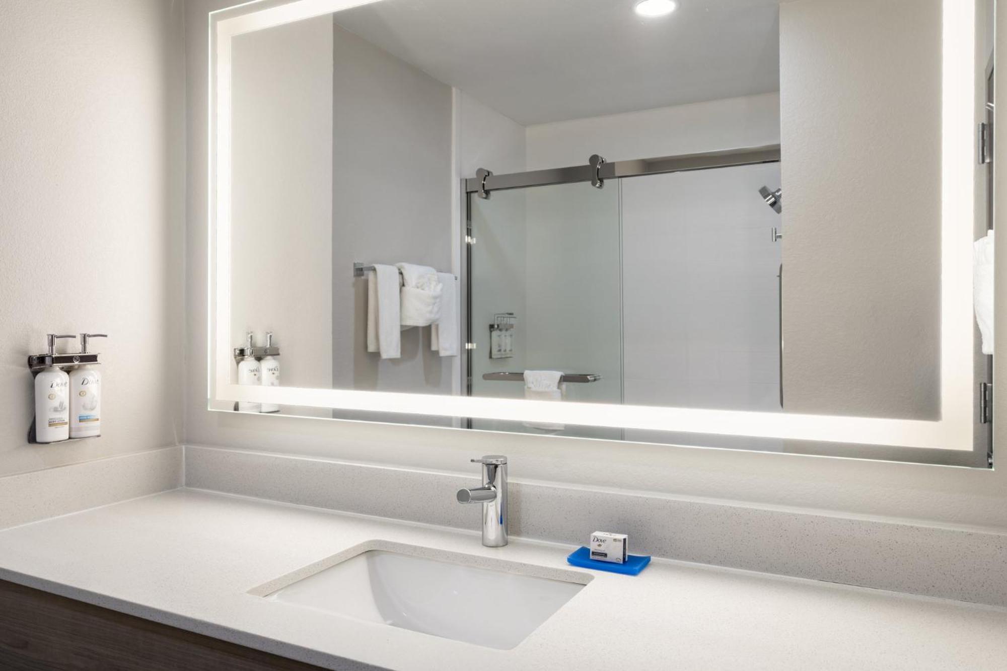 Holiday Inn Express & Suites Midwest City By Ihg Luaran gambar